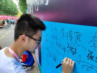 信息學院圓滿舉辦2021級本科新生迎新工作，科技信息咨詢服務成亮點